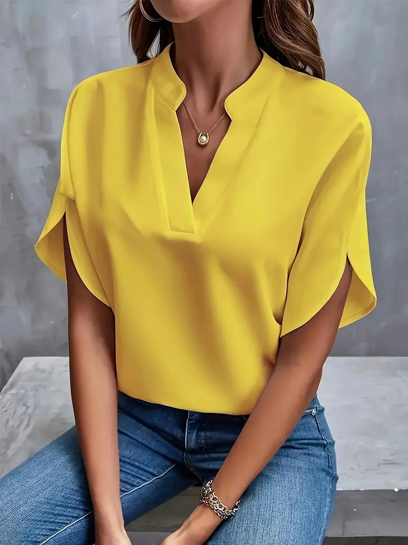 Women's Modern Elegant Blouse