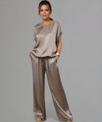 Women's Luxurious Set with Radiant Style