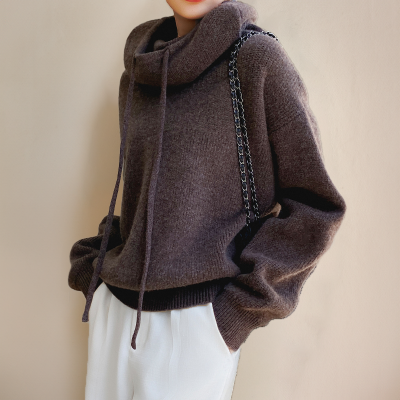 Women's Elegant Merino-Wool Turtleneck Sweater